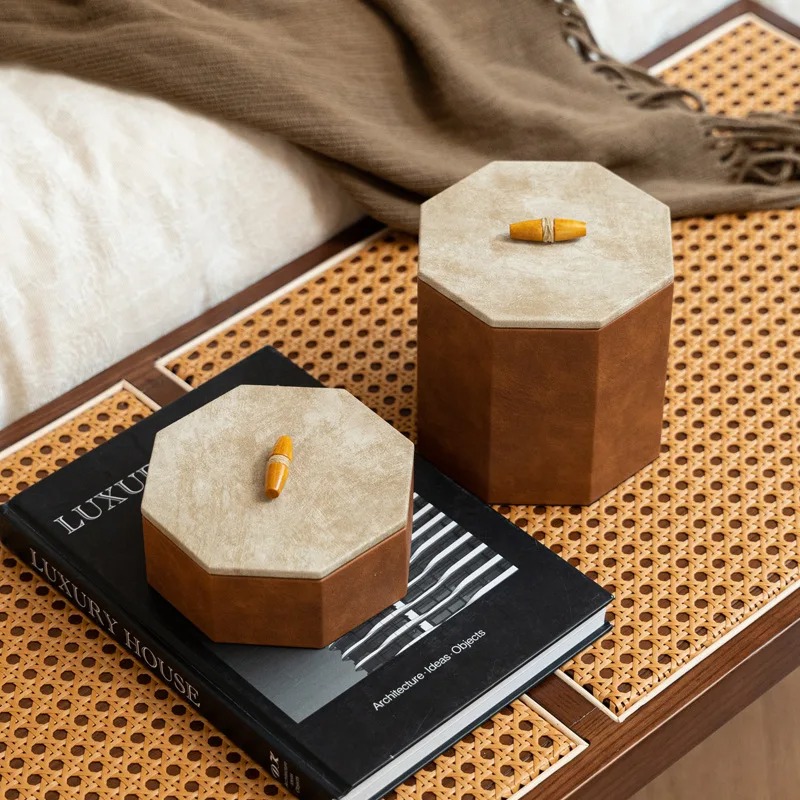 Jewelry And Watches Box - กล่องเก็บนาฬิกาหนังฟล็อกเรียบหรูทรงแปดเหลี่ยมจากอิตาลี สำหรับเก็บนาฬิกาและของตกแต่งในห้องนอน ห้องเก็บของ และการจัดเก็บภายในบ้าน